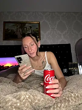 Emilia Mausi online show from December 2025 08:03:01 PM