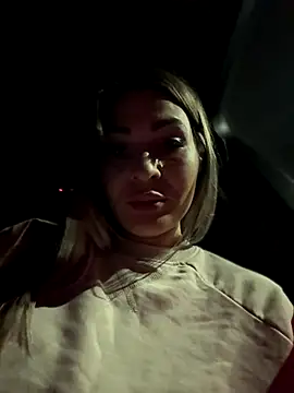 iSelena online show from September 2025 01:12:01 AM