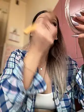 iSelena online show from November 2025 06:39:02 AM