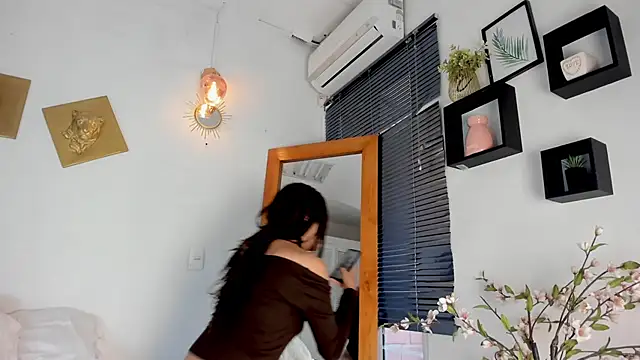 Aleexiiaa online show from December 2025 12:20:02 PM