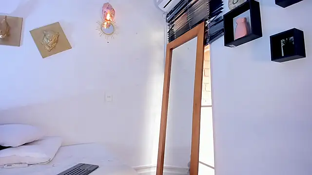 Aleexiiaa online show from January 2026 01:49:02 PM