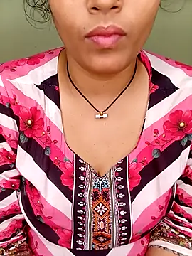 Snapshot of Rose-luckey chatting on April 2026 03:38:02 PM Rose-luckey online show from April 2026 03:38:02 PM