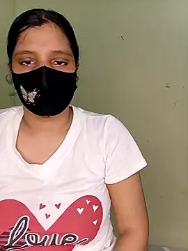 Snapshot of Rose-luckey chatting on November 2025 06:13:01 PM Rose-luckey online show from November 2025 06:13:01 PM