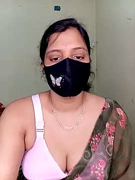 Snapshot of Rose-luckey chatting on November 2025 11:43:02 AM Rose-luckey online show from November 2025 11:43:02 AM