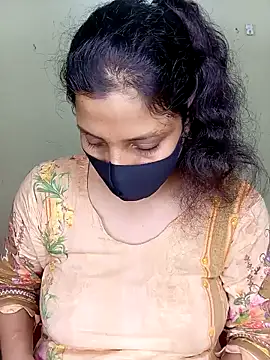 Snapshot of Rose-luckey chatting on November 2025 07:40:01 PM Rose-luckey online show from November 2025 07:40:01 PM