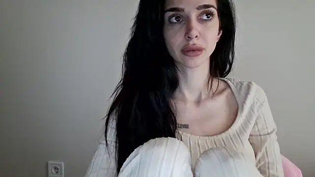 Snapshot of gglingeriee chatting on December 2025 10:59:01 AM gglingeriee online show from December 2025 10:59:01 AM