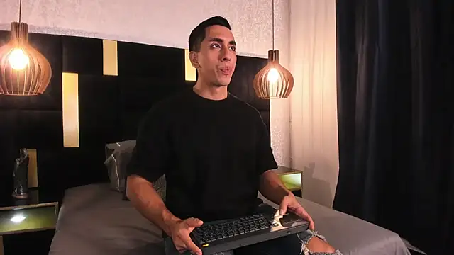 Lucio  Fox online show from April 2026 11:59:02 AM