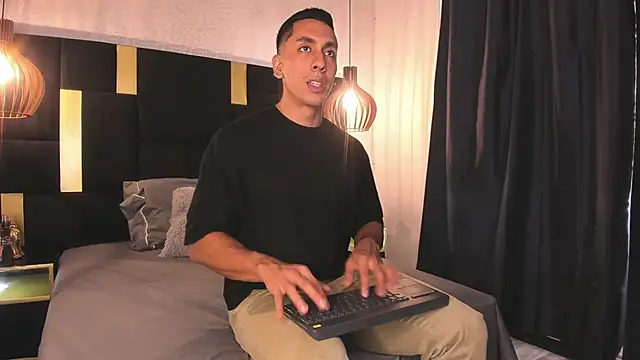 Lucio  Fox online show from January 2026 12:09:02 PM