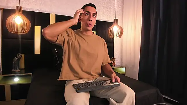 Lucio  Fox online show from April 2026 11:50:01 AM