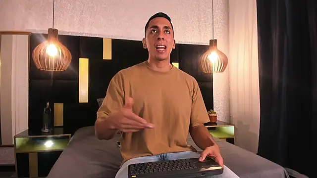 Lucio  Fox online show from April 2026 12:11:01 PM