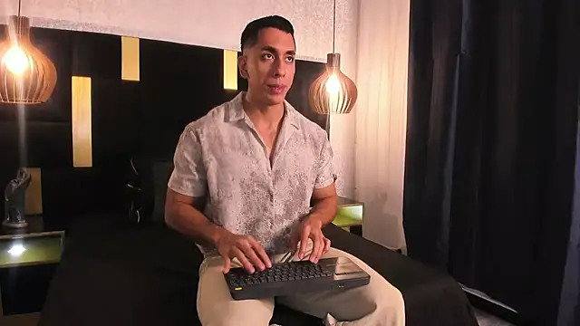 Lucio  Fox online show from April 2026 11:50:01 AM