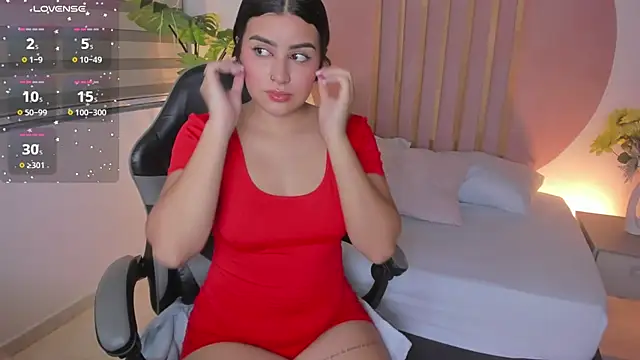 menny kiss online show from October 2025 02:46:02 AM