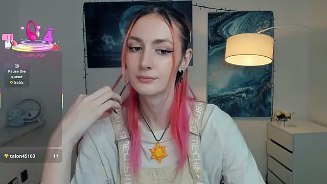 Snapshot of EasterBlink chatting on October 2025 11:32:01 AM EasterBlink online show from October 2025 11:32:01 AM