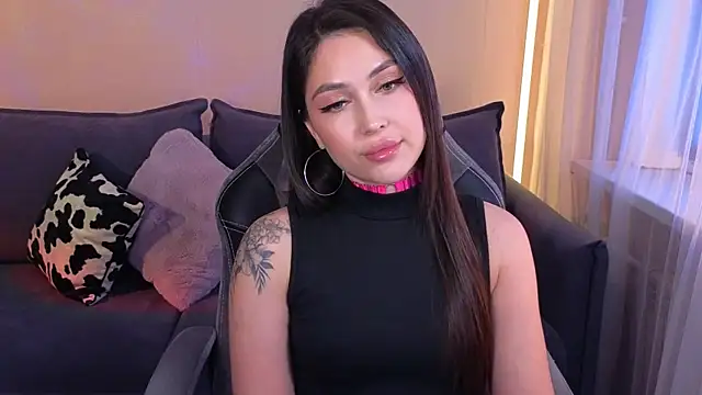 CarolineGuthrie online show from June 2026 04:01:01 PM