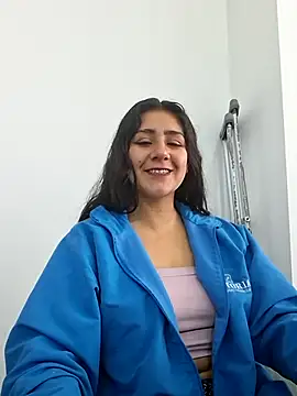 CAROLINE  07 online show from November 2025 12:38:02 PM