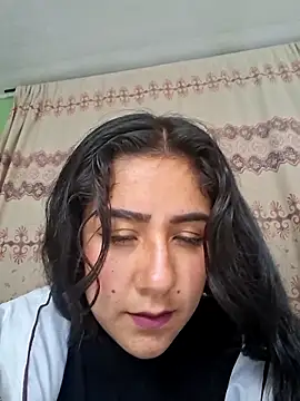 CAROLINE  07 online show from November 2025 05:02:01 PM