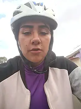 Snapshot of CAROLINE__07 chatting on April 2026 06:58:01 PM CAROLINE 07 online show from April 2026 06:58:01 PM