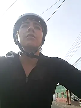 Snapshot of CAROLINE__07 chatting on April 2026 01:06:02 PM CAROLINE 07 online show from April 2026 01:06:02 PM