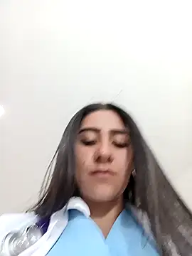 CAROLINE  07 online show from May 2026 04:32:02 PM