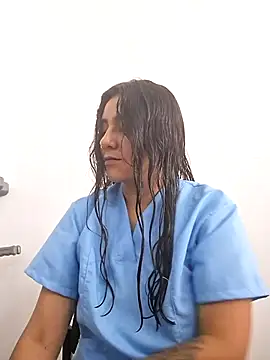 CAROLINE  07 online show from January 2026 01:36:01 PM