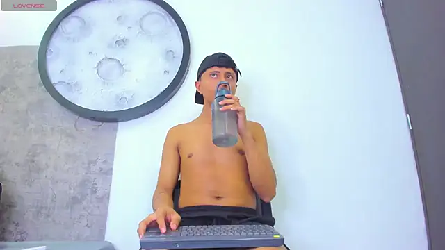  Leohot  online show from March 2026 03:41:01 AM