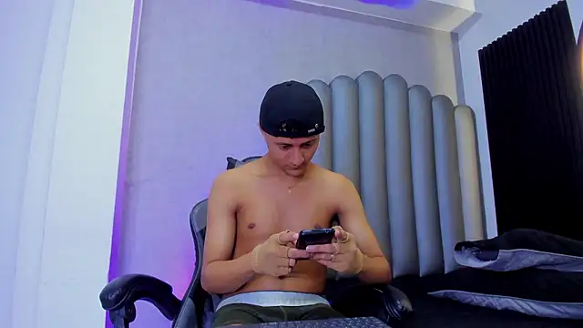  Leohot  online show from January 2026 03:43:01 AM