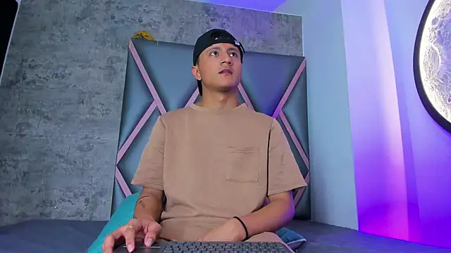  Leohot  online show from February 2026 03:59:02 AM