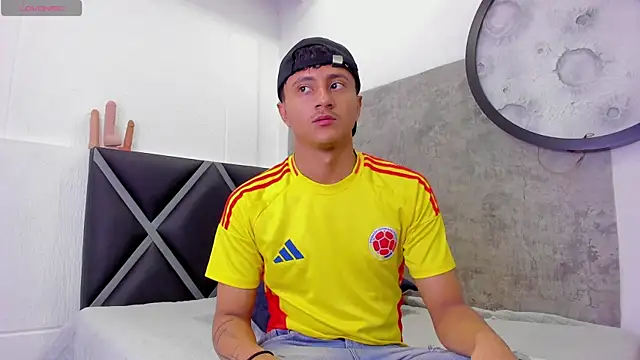  Leohot  online show from April 2026 03:32:02 AM