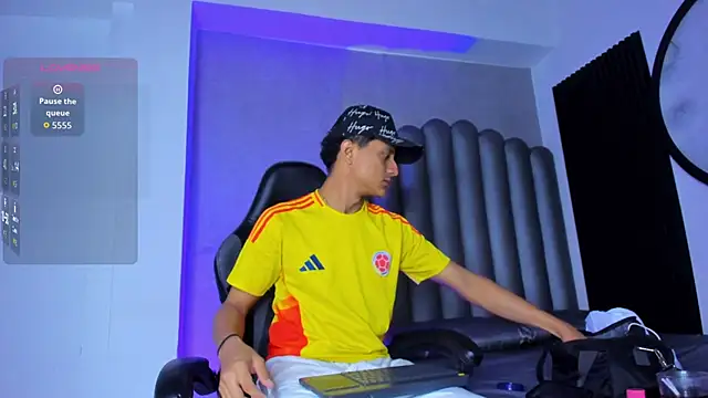  Leohot  online show from December 2025 03:20:02 AM