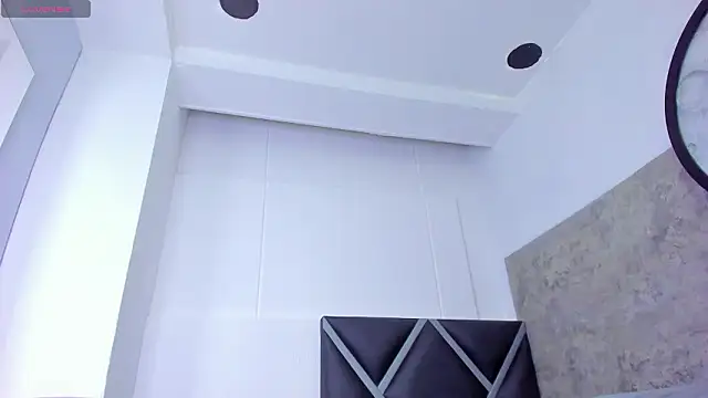  Leohot  online show from March 2026 03:33:01 AM