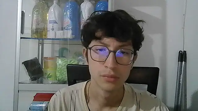 Snapshot of Kevintdx chatting on September 2025 02:47:02 AM Kevintdx online show from September 2025 02:47:02 AM