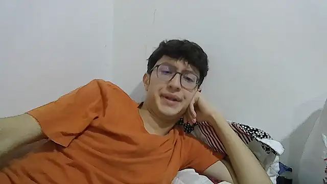 Snapshot of Kevintdx chatting on November 2025 10:13:01 PM Kevintdx online show from November 2025 10:13:01 PM