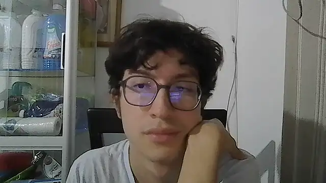 Snapshot of Kevintdx chatting on October 2025 03:41:02 AM Kevintdx online show from October 2025 03:41:02 AM