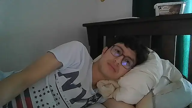 Snapshot of Kevintdx chatting on November 2025 06:40:02 PM Kevintdx online show from November 2025 06:40:02 PM