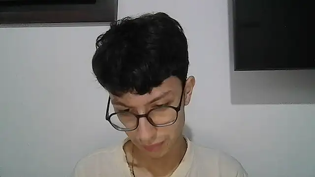 Snapshot of Kevintdx chatting on November 2025 03:10:01 AM Kevintdx online show from November 2025 03:10:01 AM