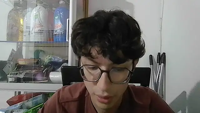 Snapshot of Kevintdx chatting on September 2025 02:51:02 AM Kevintdx online show from September 2025 02:51:02 AM