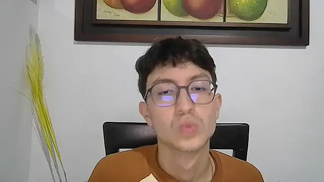 Snapshot of Kevintdx chatting on October 2025 03:05:01 AM Kevintdx online show from October 2025 03:05:01 AM