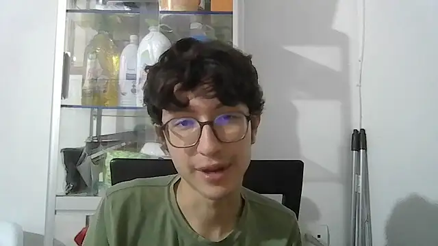 Snapshot of Kevintdx chatting on September 2025 03:24:01 AM Kevintdx online show from September 2025 03:24:01 AM