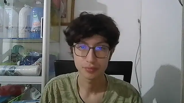 Snapshot of Kevintdx chatting on October 2025 03:07:02 AM Kevintdx online show from October 2025 03:07:02 AM