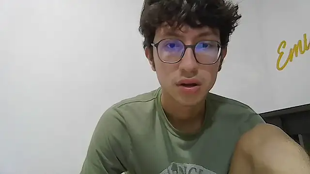 Snapshot of Kevintdx chatting on September 2025 02:43:02 AM Kevintdx online show from September 2025 02:43:02 AM