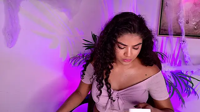 Snapshot of Carly_Monroe_ chatting on October 2025 10:20:01 PM Carly Monroe online show from October 2025 10:20:01 PM