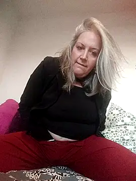 Feelineducentre online show from February 2026 05:09:02 PM