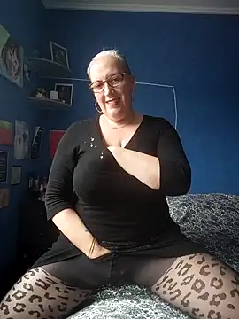 Feelineducentre online show from October 2025 01:23:02 PM