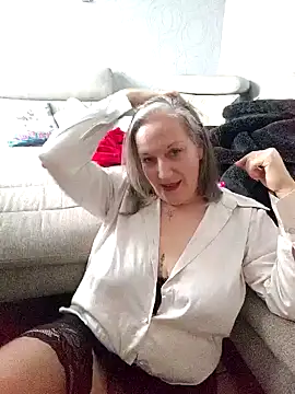 Feelineducentre online show from November 2025 10:19:01 AM