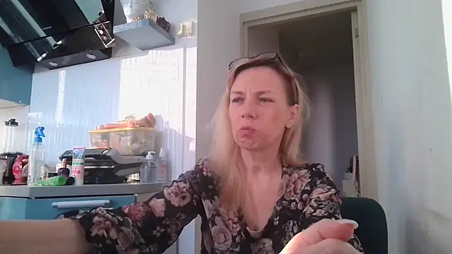 Sweetmurrr online show from June 2026 02:16:02 AM
