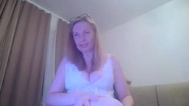 Sweetmurrr online show from April 2026 02:15:02 AM