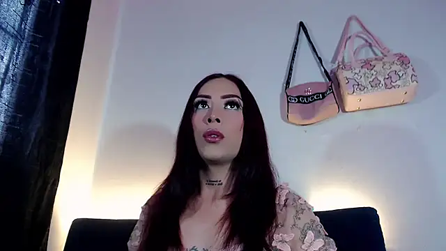 Megan Gil  online show from May 2026 03:42:01 PM
