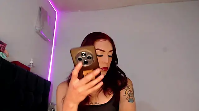 Megan Gil  online show from March 2026 10:15:02 PM