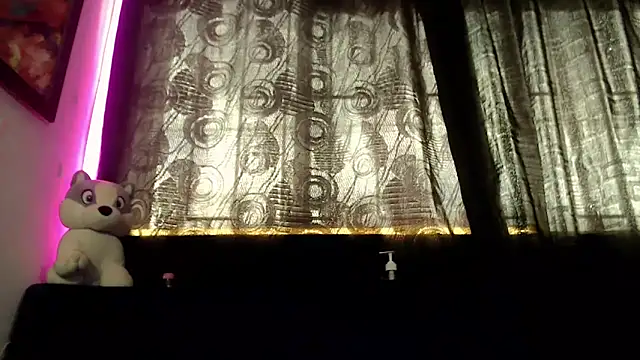 Megan Gil  online show from May 2026 09:50:02 PM