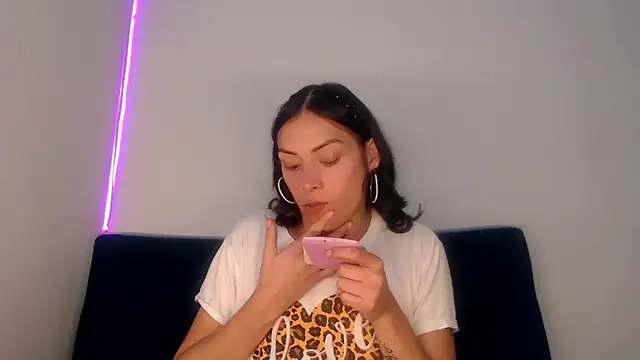 Megan Gil  online show from February 2026 09:37:02 PM